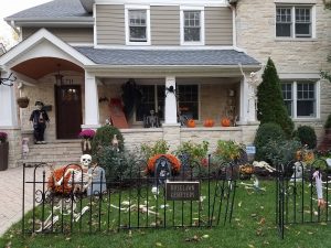 Love how they decorated for Halloween, in the Edgebrook neighborhood of Chicago